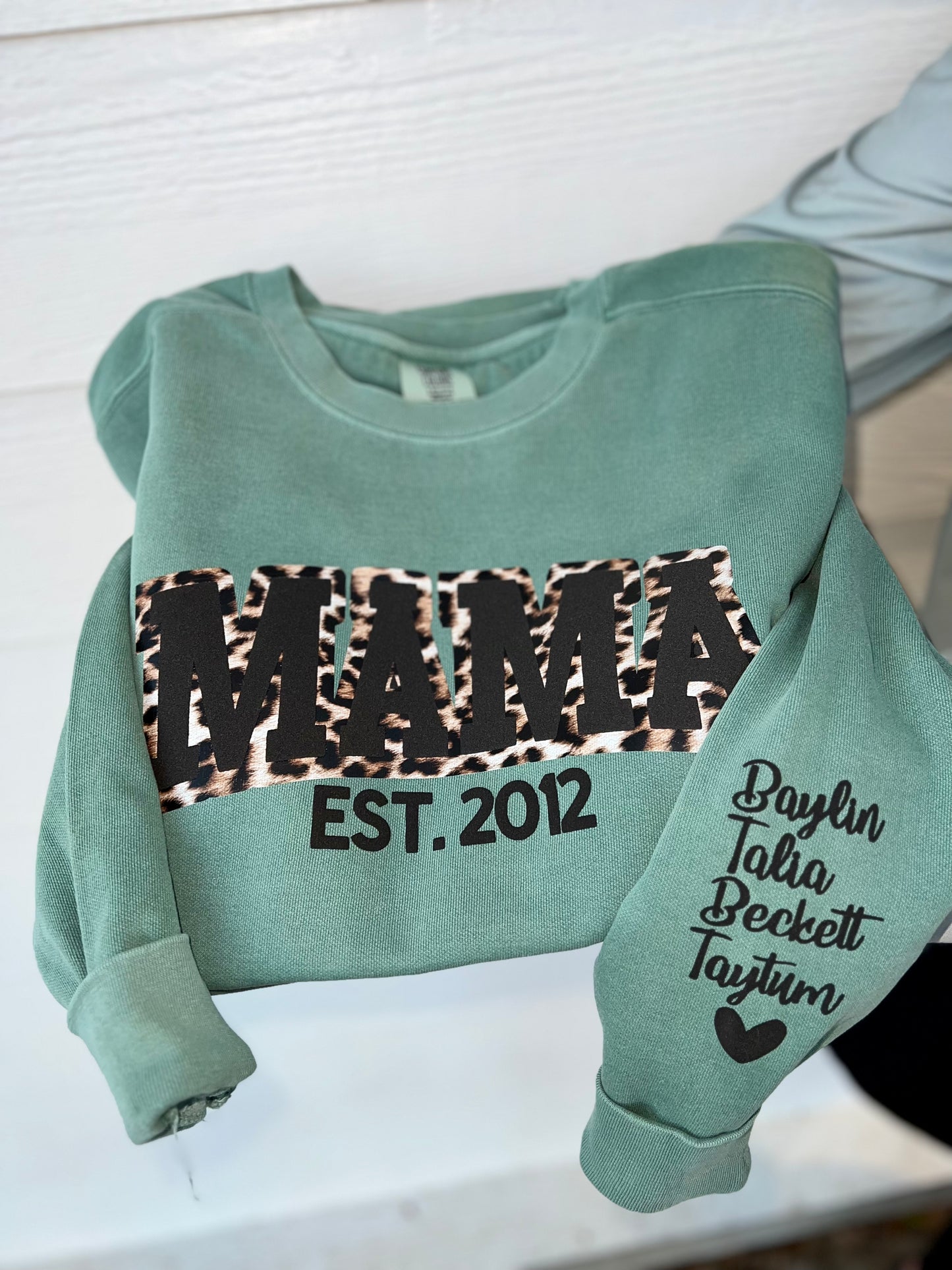 MAMA leopard HTV + black puff