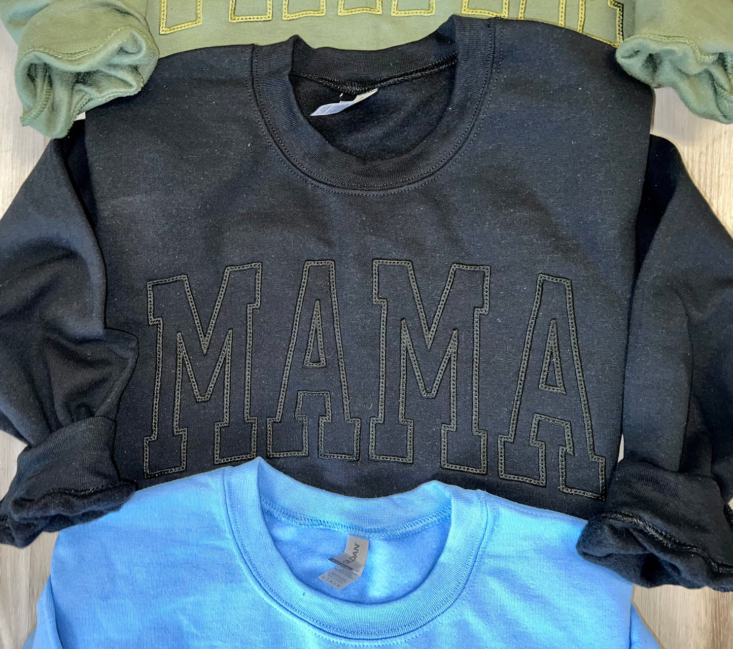 Monochrome MAMA sweatshirts
